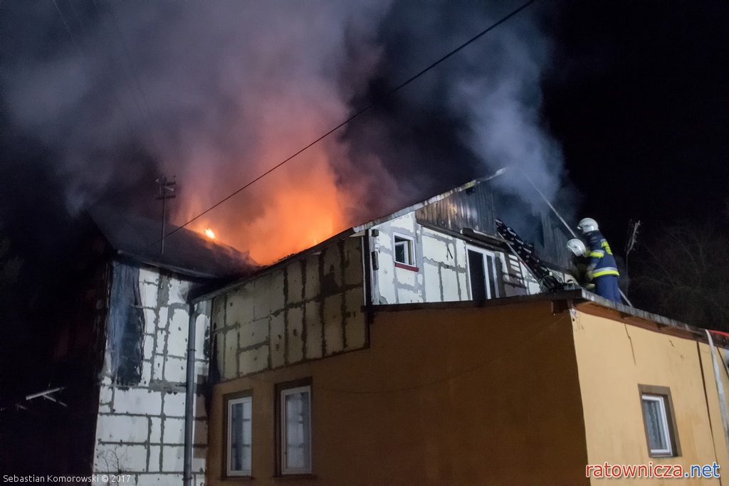 27.03.2017. Pożar budynku przy ul. Prusa w Tuszynie-Lesie [1]