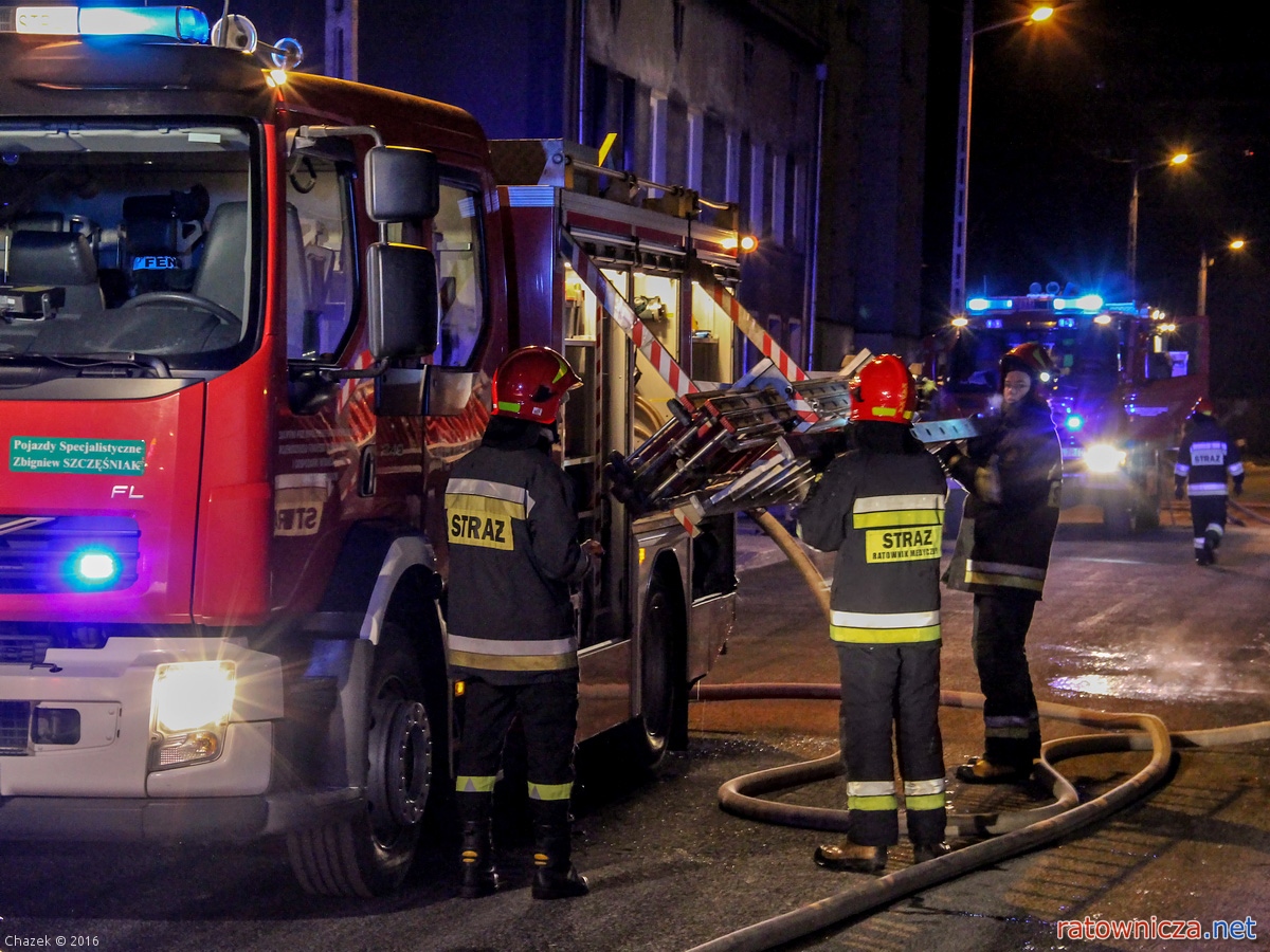 29.12.2016. Pożar budynku przy ul. Sienkiewicza w Pabianicach [1]