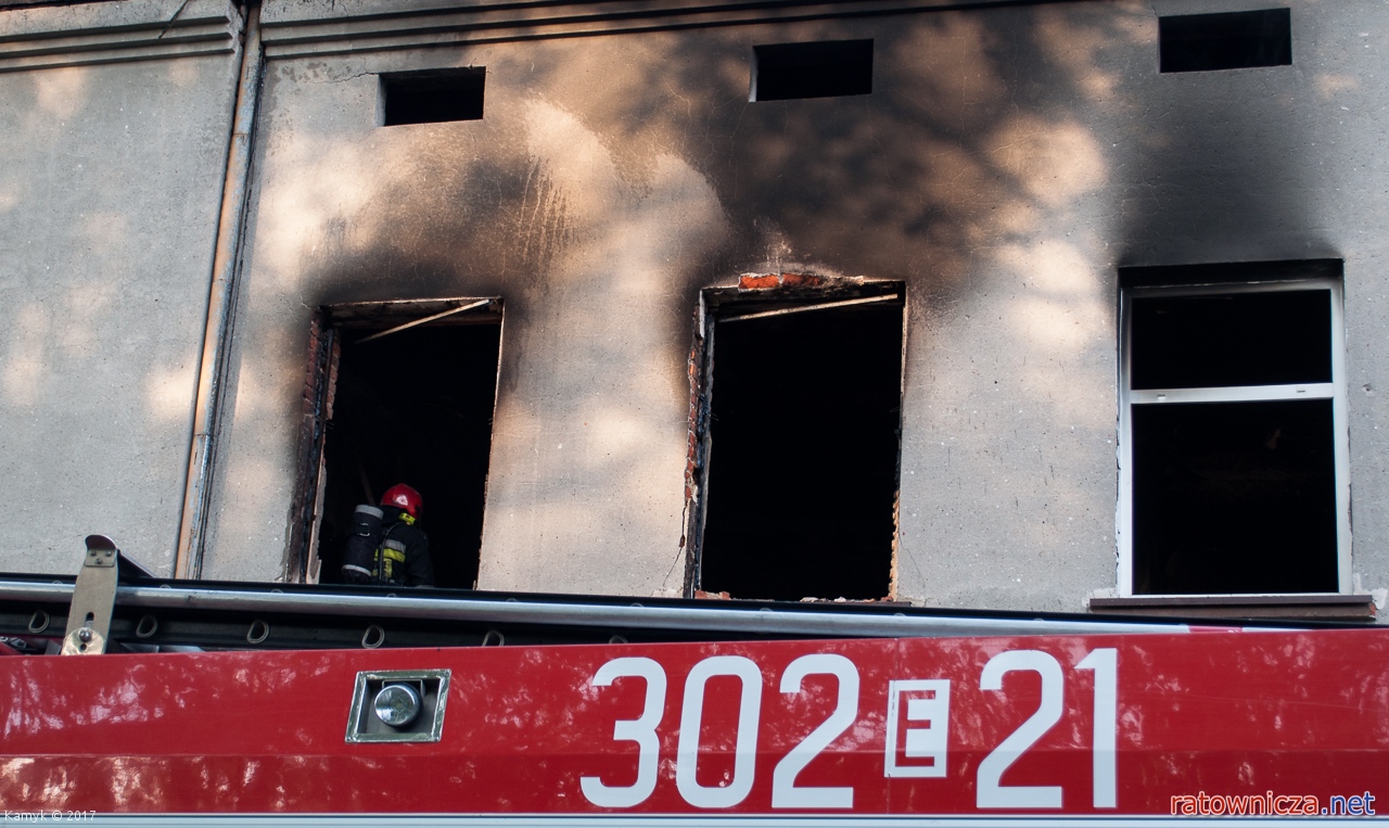 23.05.2017r. - Pożar pustostanu przy ul. Żytniej (2)