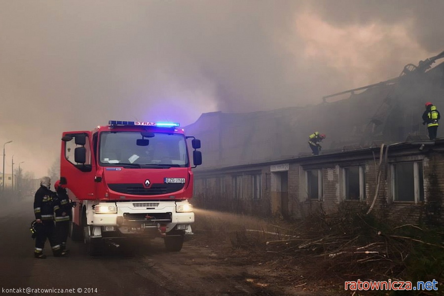 Pożar hali w Skierniewicach [4]
