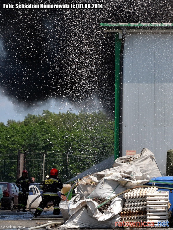 Pożar zakładu składującego odpady w Rzgowie [5]