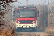 Pożar suchej trawy na nieużytkach rolnych przy ul. Polnej w Pabianicach [5]