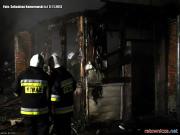 Pożar budynku i komórek przy ul. Jesiennej w Pabianicach [5]