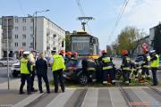 24.04.2019, kolizja samochodu z tramwajem na ul. Popiełuszki w Warszawie [3]