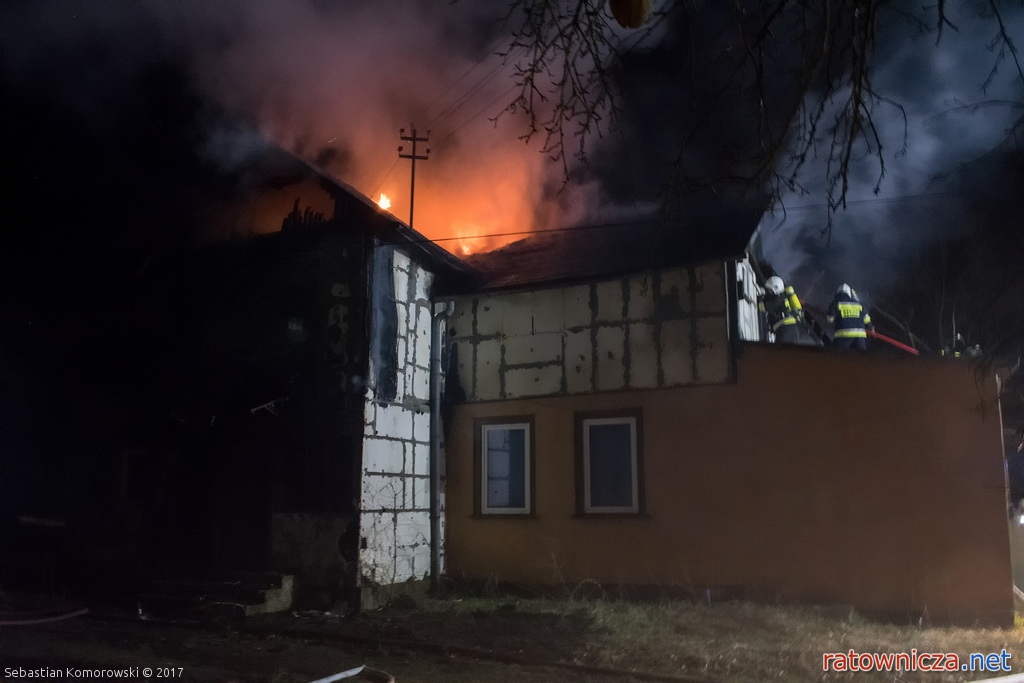 27.03.2017. Pożar budynku przy ul.Prusa w Tuszynie-Lesie [3]