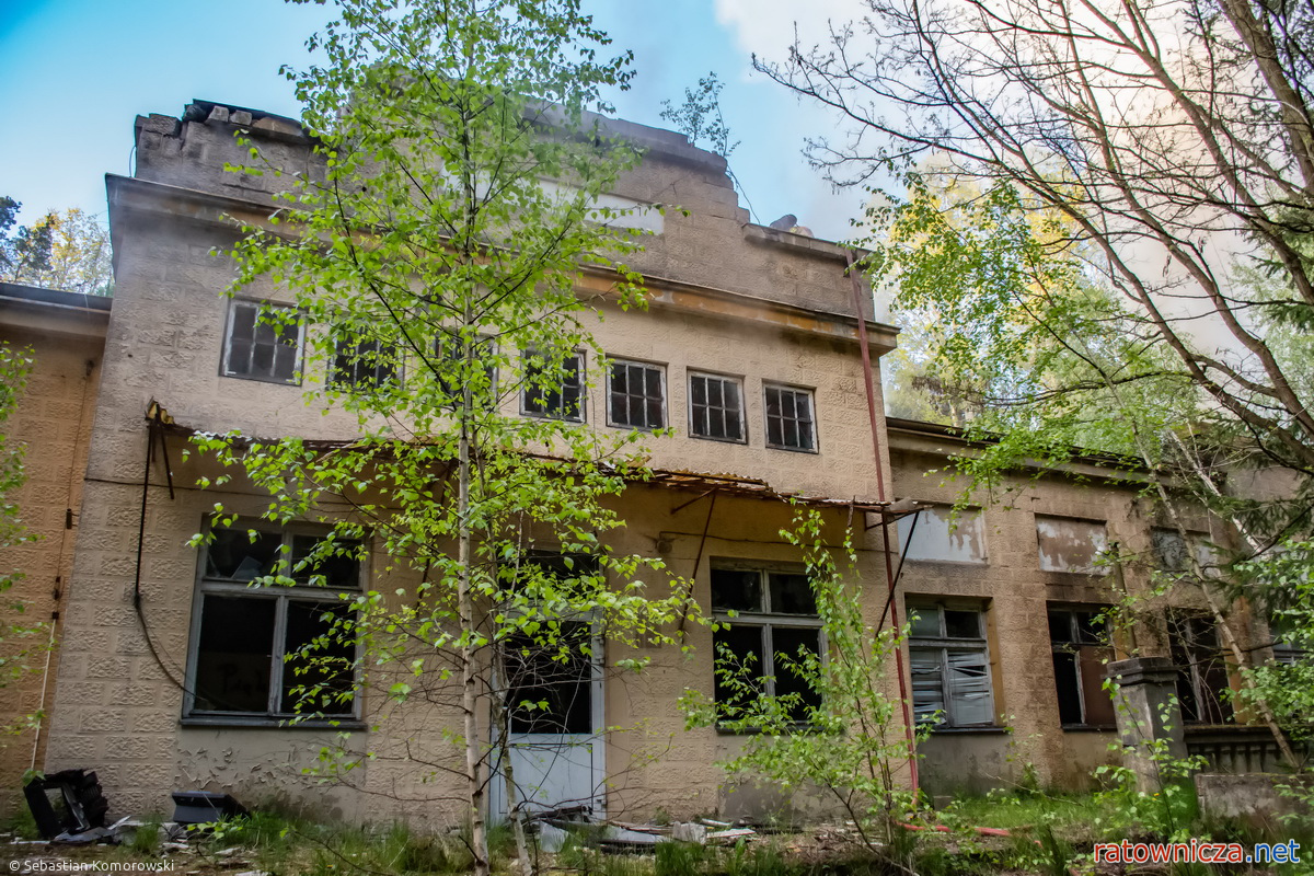 27.04.2025. Pożar pustostanu przy ul. Szpitalnej w Tuszynie [2]