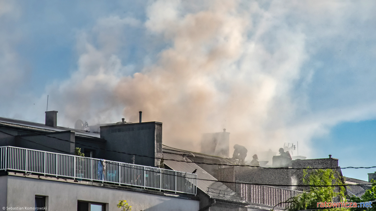 06.05.2026. Pożar budynku mieszkalnego przy ul. Powstańców Warszawy w Pabianicach [7]