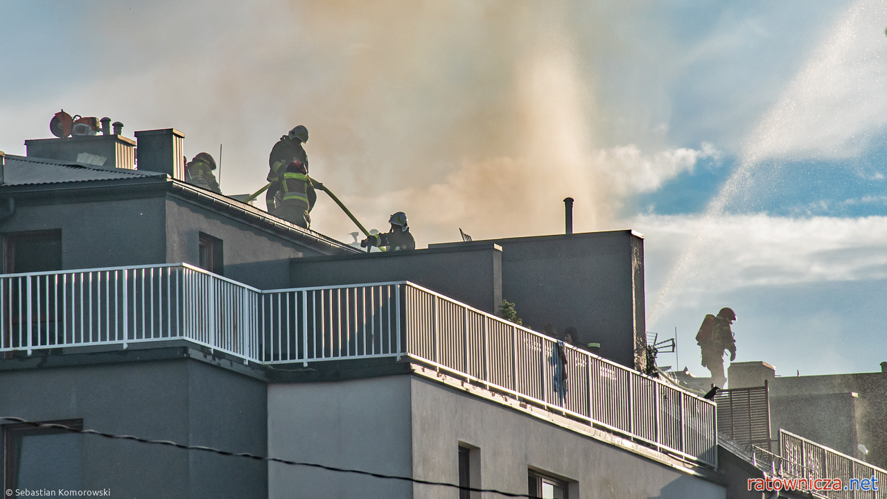 06.05.2026. Pożar budynku mieszkalnego przy ul. Powstańców Warszawy w Pabianicach [3]