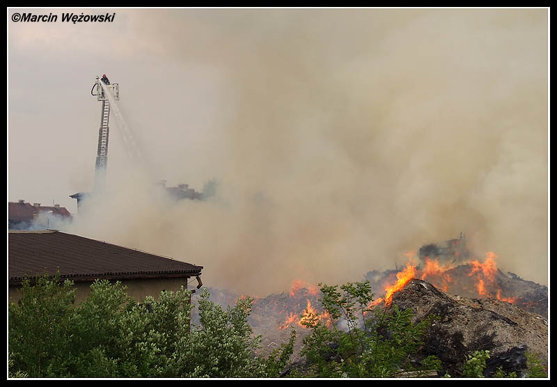 18.05.2009 – Bytom, ul. Składowa – Pożar składu drewna