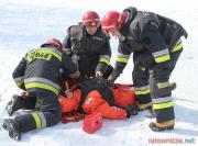 Ćwiczenia na lodzie olsztyńskich strażaków (6)